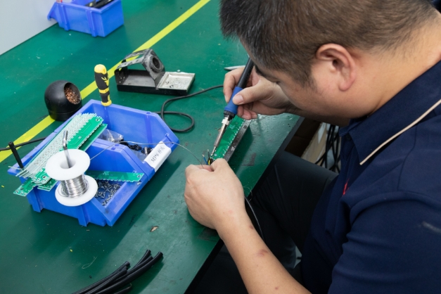 直线电机与对位平台赋能高精度制造