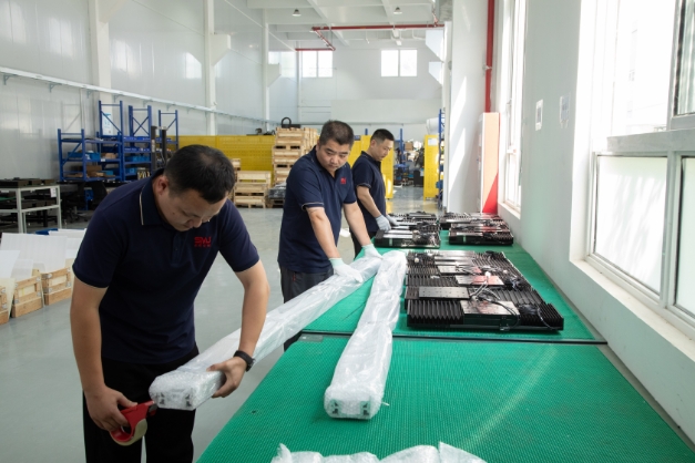 直驱直线电机驾驭大幅面精密切割